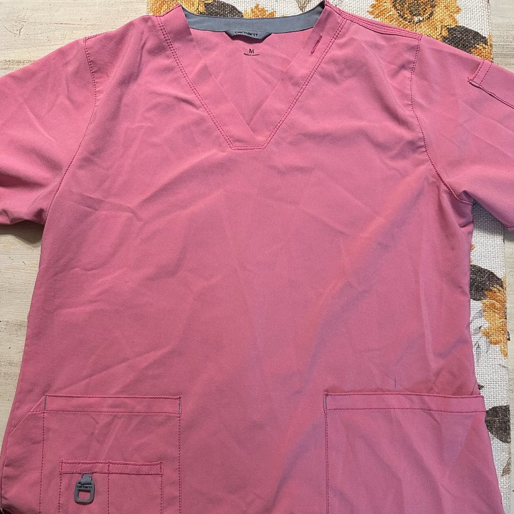 Medium Carhartt Flex Coral Scrub Top & Medium Scrub Bottoms